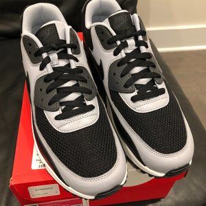 Nike Air Max Essential Black/ Cool GreySize 10.5  new